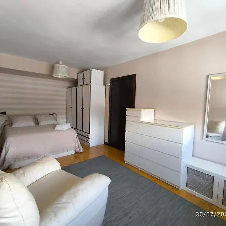 Apartmán Bright With 3 Bedrooms, 2 Bathrooms And Wi-fi Oviedo