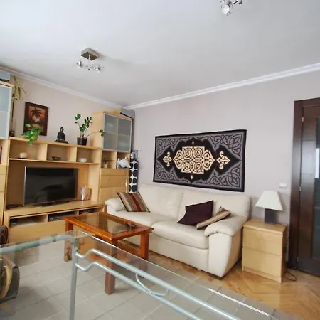 Bright With 3 Bedrooms, 2 Bathrooms And Wi-fi * Oviedo