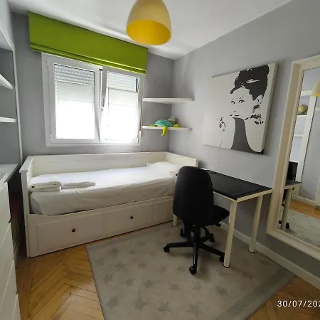 Bright With 3 Bedrooms, 2 Bathrooms And Wi-fi
